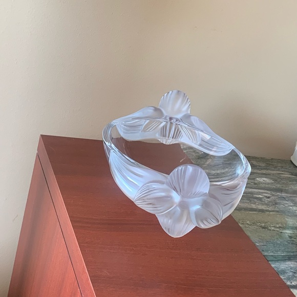 LALIQUE fruit bowl with double orchid L12.5”,D8.5”,H5 1/4”Signed Lalique France - Picture 8 of 12